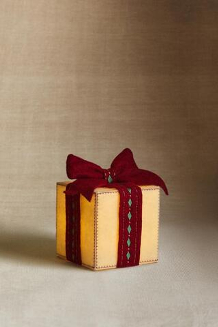 ZARA HOME СРЕДНИЙ СВЕТЯЩИЙСЯ НАПОЛЬНЫЙ РОЖДЕСТВЕНСКИЙ ПОДАРОК, ЖЕЛТОВАТО-БЕЛЫЙ