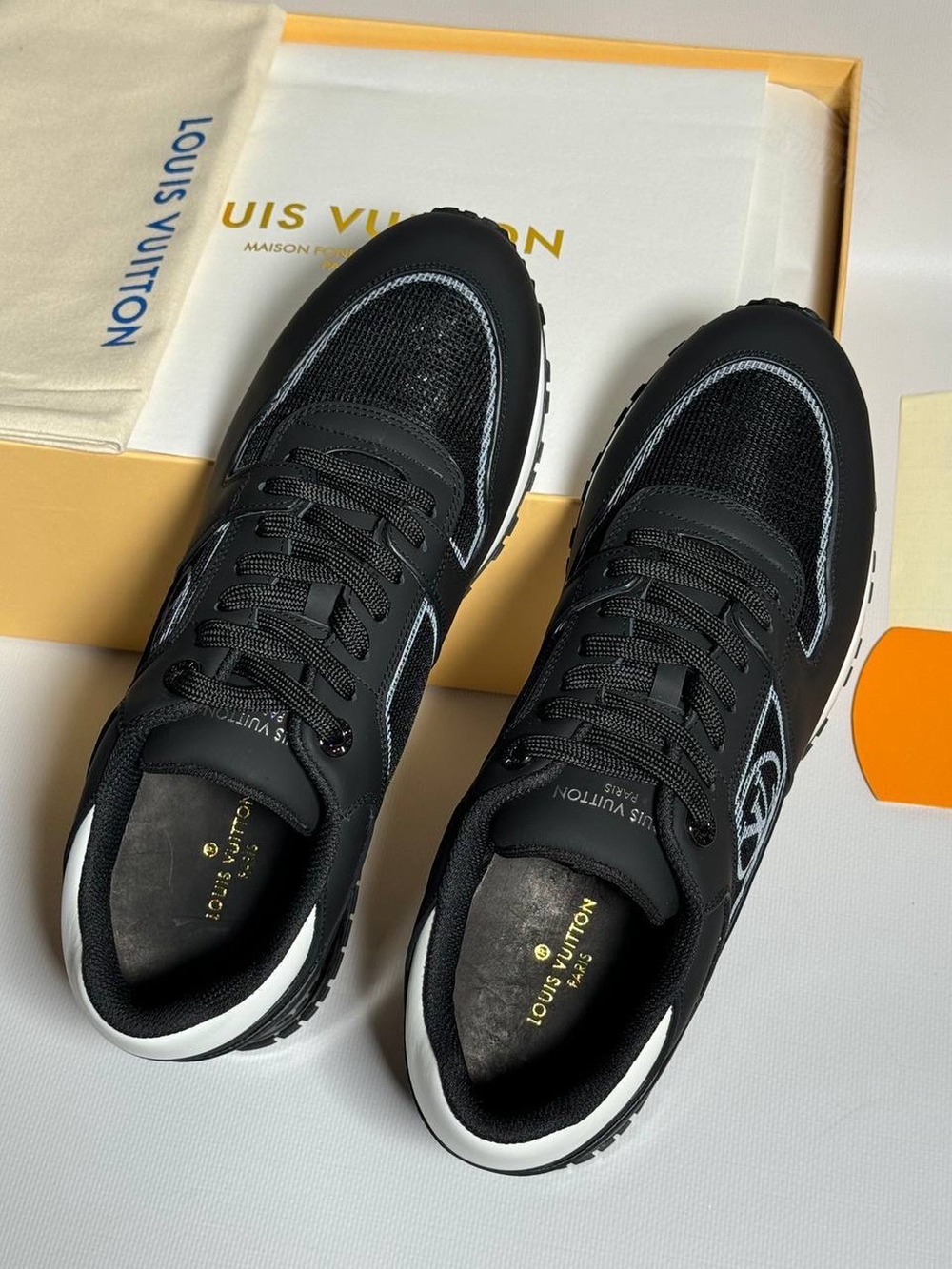 Кроссовки Louis Vuitton Run Away