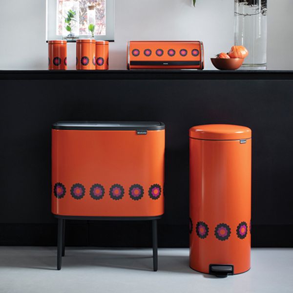 Любимые цветы к юбилею Brabantia