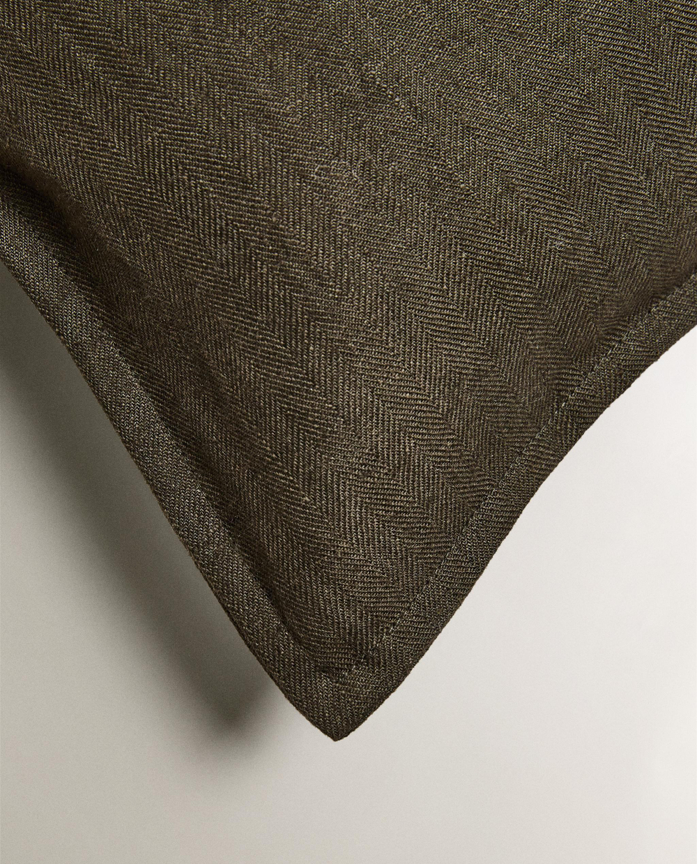 Zara Home наволочка декоративная из льна, хаки, 40x60 см