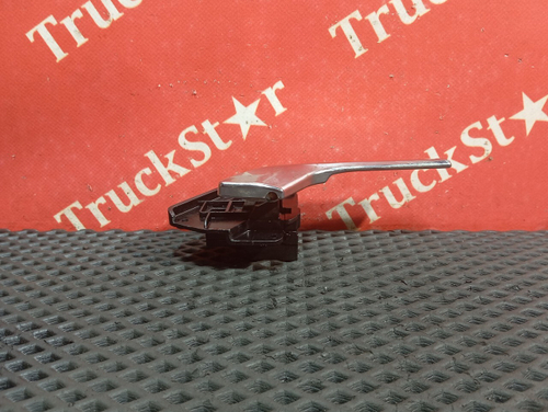 Ручка двери внутренняя правая 2024г