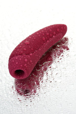 Вакуум-волновой бесконтактный стимулятор клитора Satisfyer Curvy 1+, силикон, красный, 14,3 см.