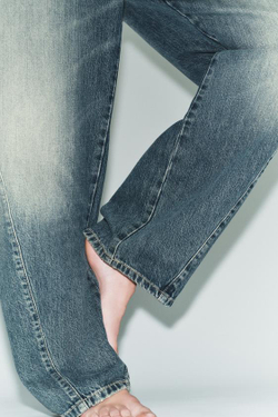 ZARA ДЖИНСЫ TRF BAGGY BALLOON СО СРЕДНЕЙ ПОСАДКОЙ, ЛИНЯЛЫЙ СИНИЙ