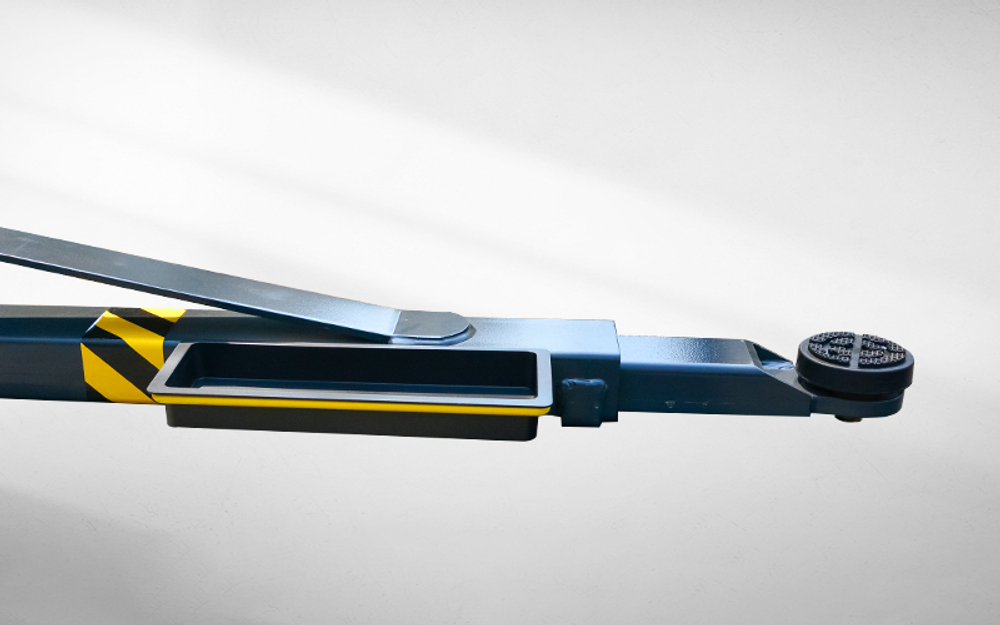 E240SAC Двухстоечный подъемник 4 т. с электрическими стопорами (Красный)