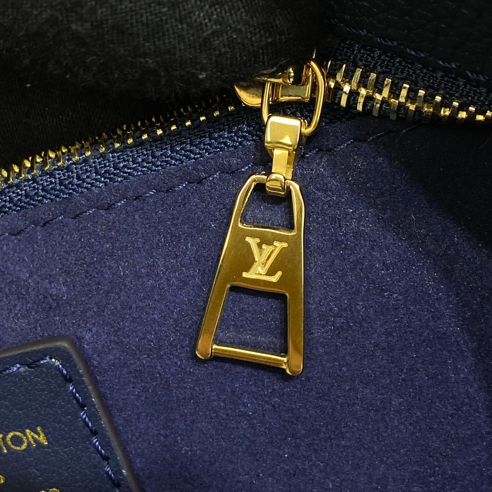 Louis Vuitton On My Side PM