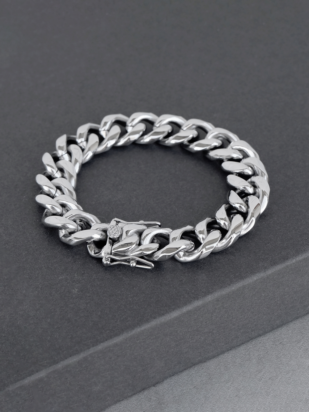 Мужской браслет из стали, застежка - коробочка