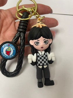 Брелок игрушка/из сериала «Уэнздей»