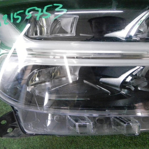 Фара правая Volvo XC40 (2017-2022) LED