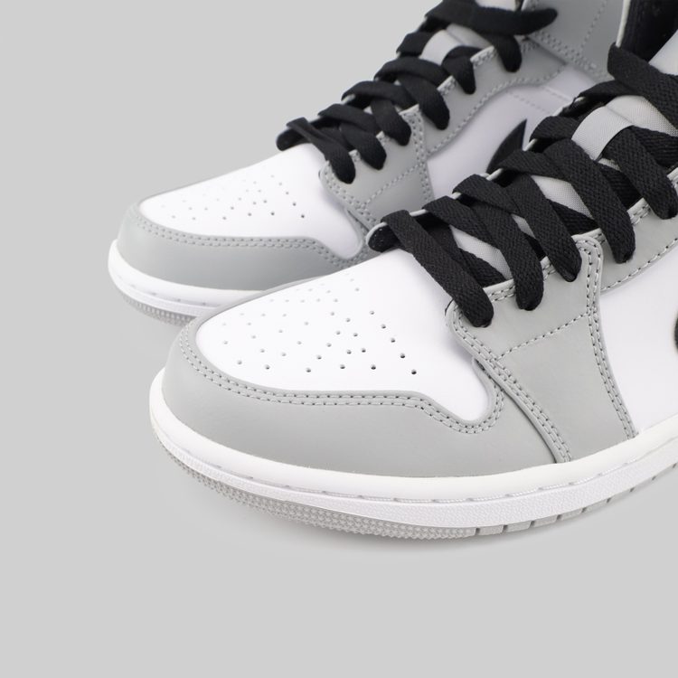 Кроссовки Jordan 1 Mid Light Smoke Grey артикул:554724-092 - купить в магазине Дайс