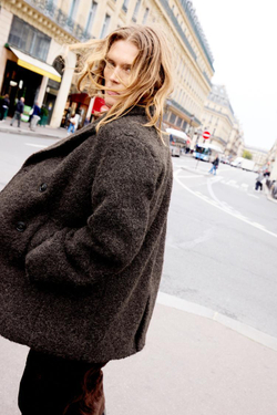 ZARA ПОЛУПАЛЬТО ИЗ БУКЛЕ, ТЕМНО-КОРИЧНЕВЫЙ