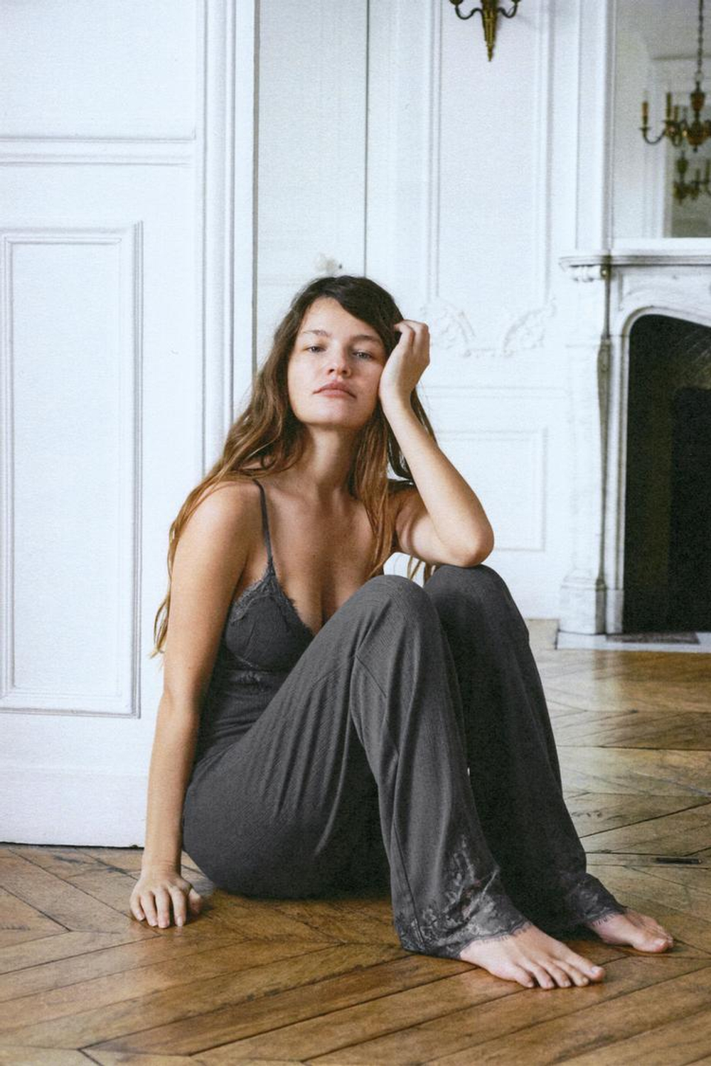 ZARA ТОП КРУПНОЙ ВЯЗКИ С КРУЖЕВОМ, ТЕМНО-СЕРЫЙ