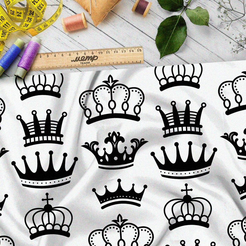 Ткань мембрана чёрные короны на бежевом фоне