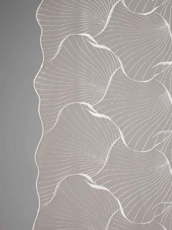 05-160 ОПТ Вышивка на неэл. сетке 24 см, бежевый 775 /айвори 004