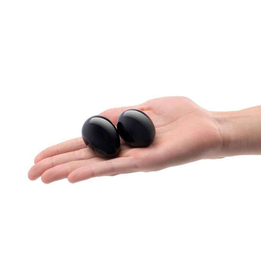 Тренажеры йони из черного обсидиана 4,5х3см Le Wand Crystal Yoni Eggs Black LW-031-BO