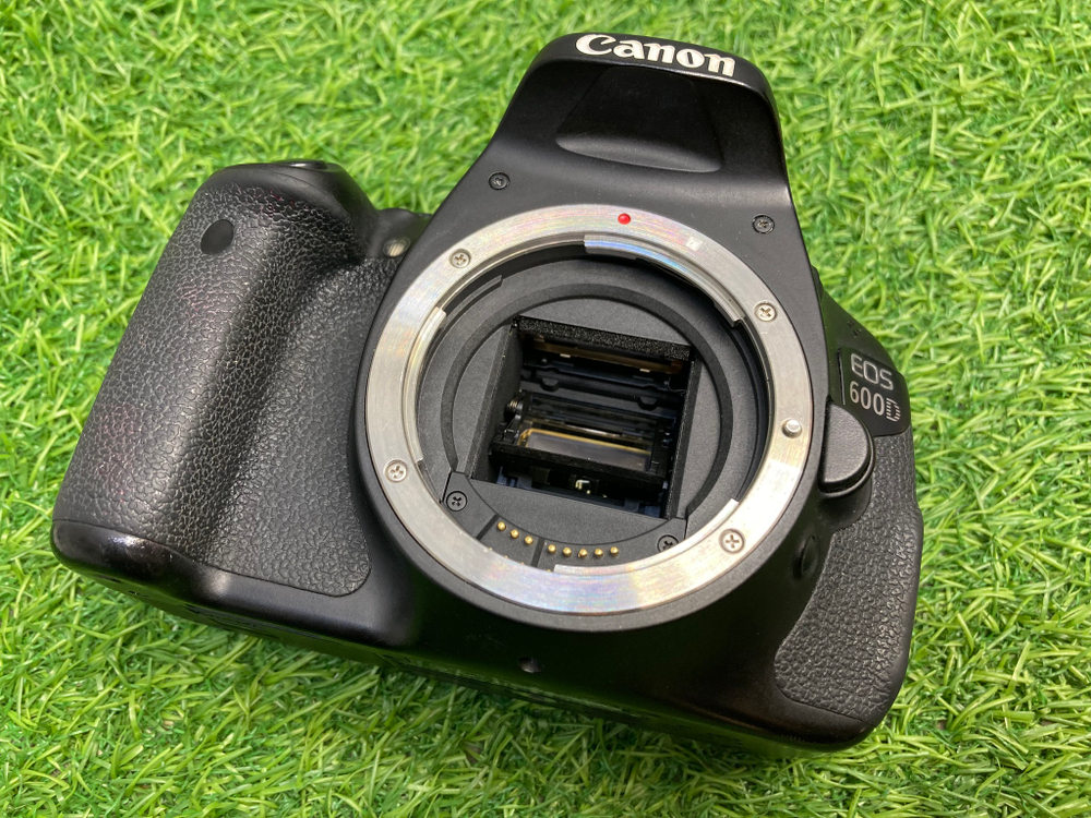 Canon 600D Kit 18-55mm 3.5-5.6 IS 45.000 кадров