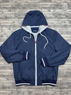 Бомбер с капюшоном Kiton