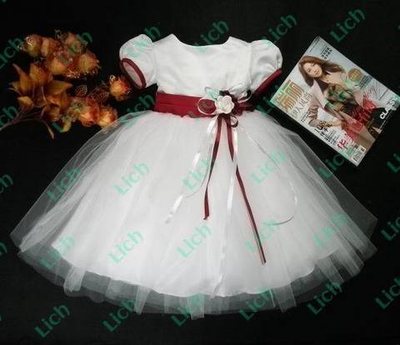 Платье детское с пышной юбкой и цветком на поясе-ленте