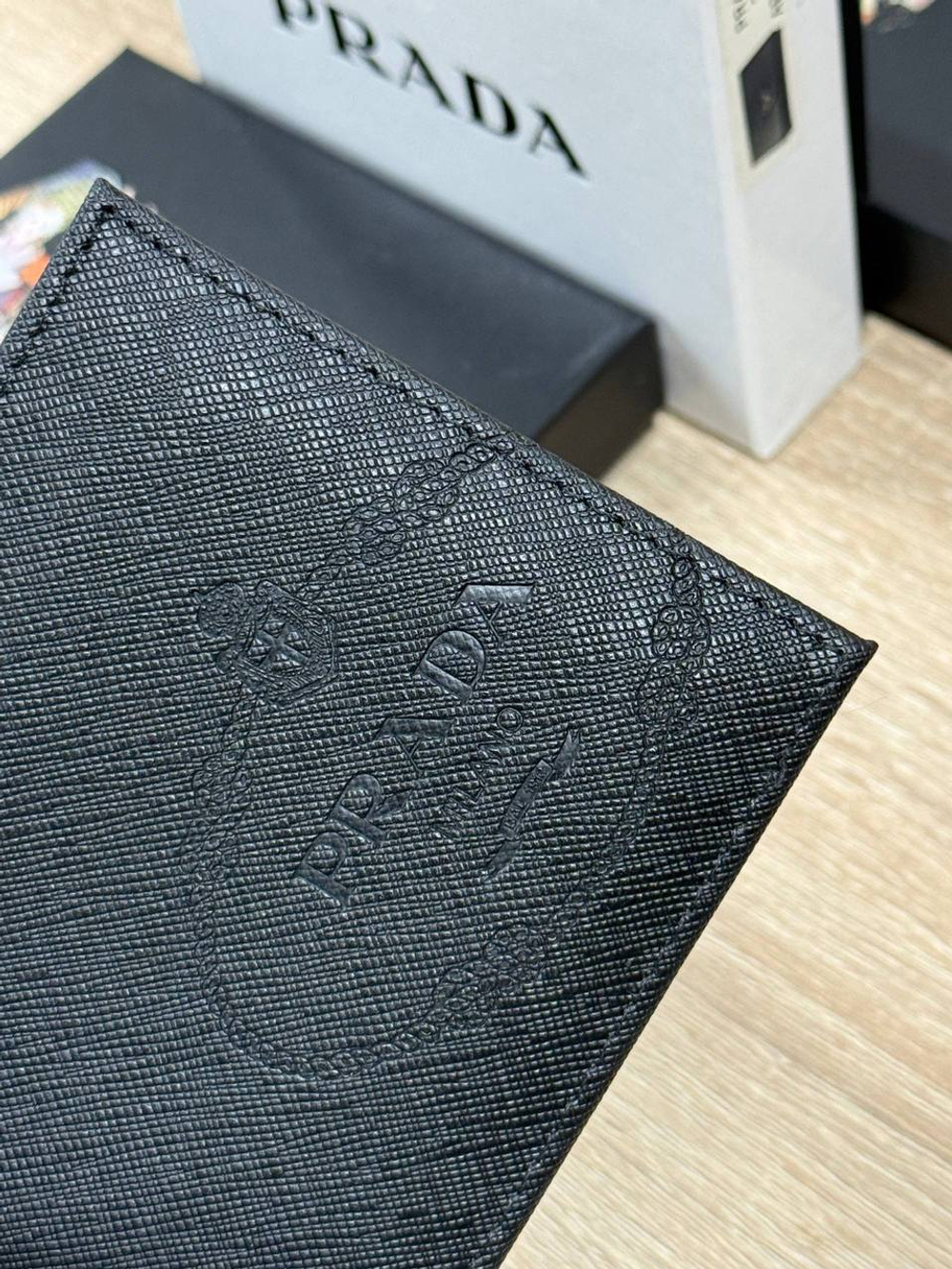 Бумажник Prada