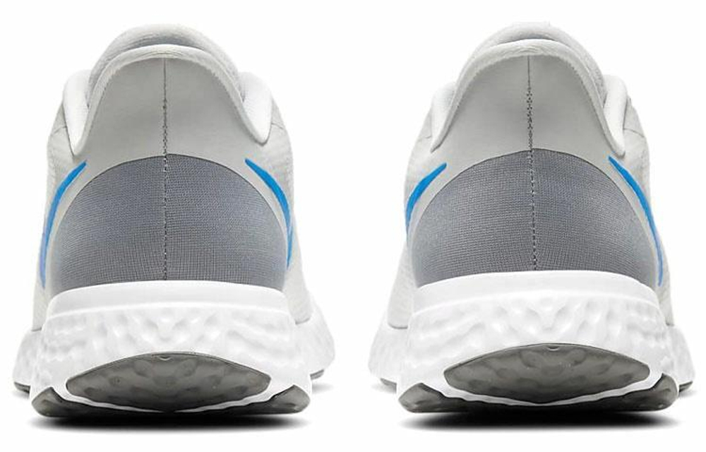 Кроссовки Nike Revolution 5
