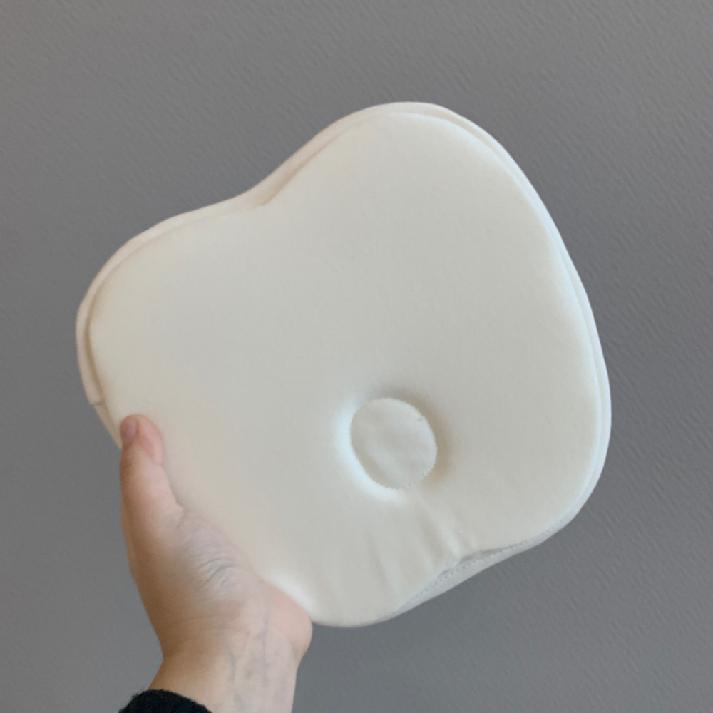 17 Подушка анатомическая "memory foam" (кровать/коляска) 17/1 крем