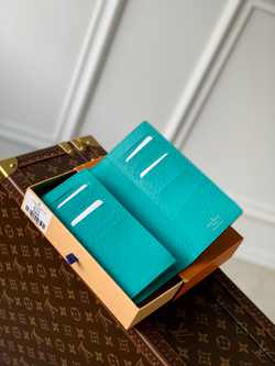 Louis Vuitton Brazza Wallet