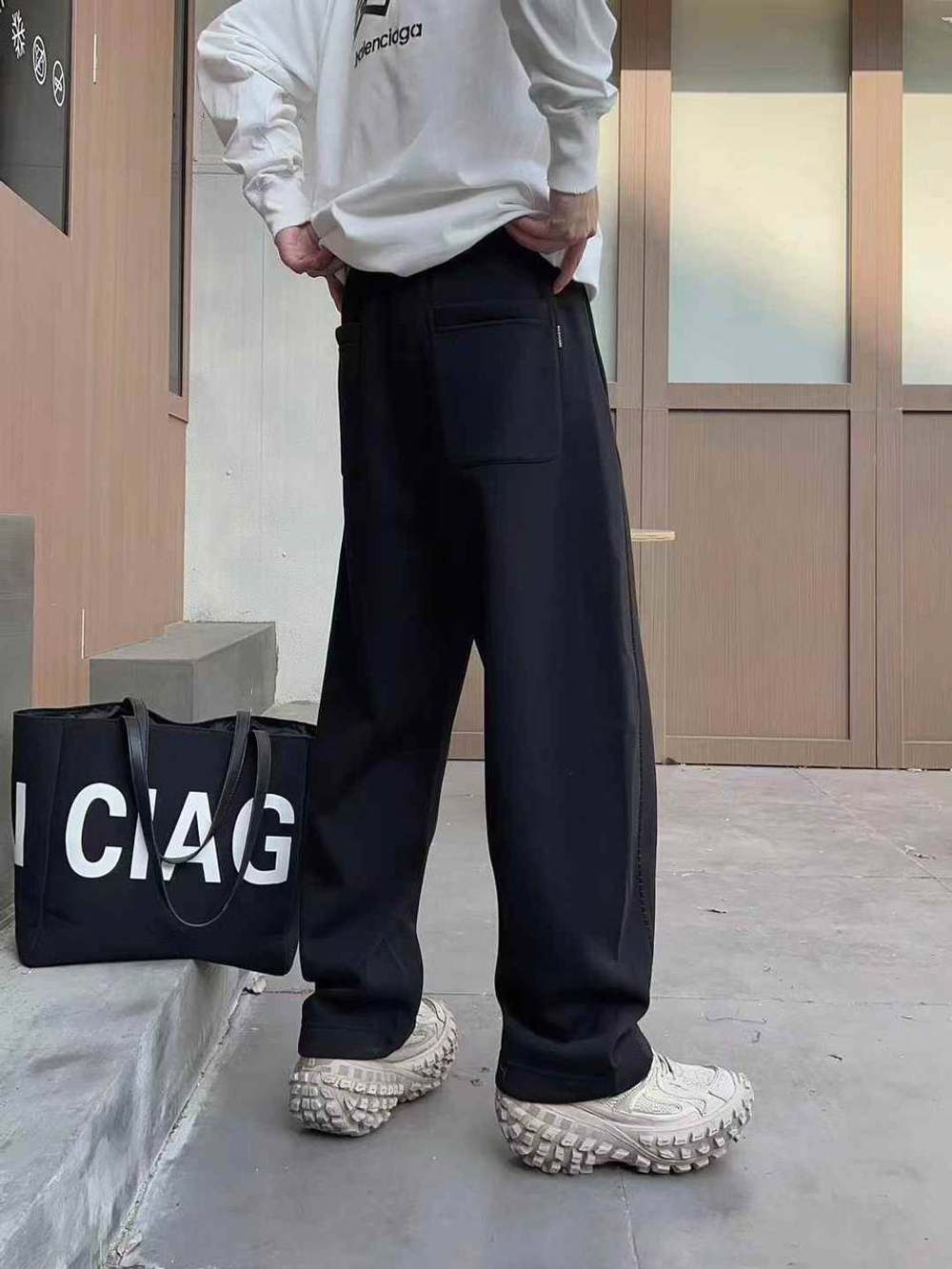 Спортивные штаны Balenciaga