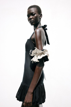 ZARА МИНИ-ПЛАТЬЕ С ОБЪЕМНОЙ ЮБКОЙ, ЧЕРНЫЙ