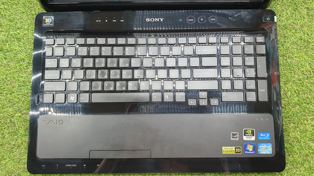 Ноутбук Sony i5/4 Gb/GT 540M 2 ГБ/120 Hz/ VPCF23X1R/BI [vpcf23x1r/bi.ru3]/ Windows 10