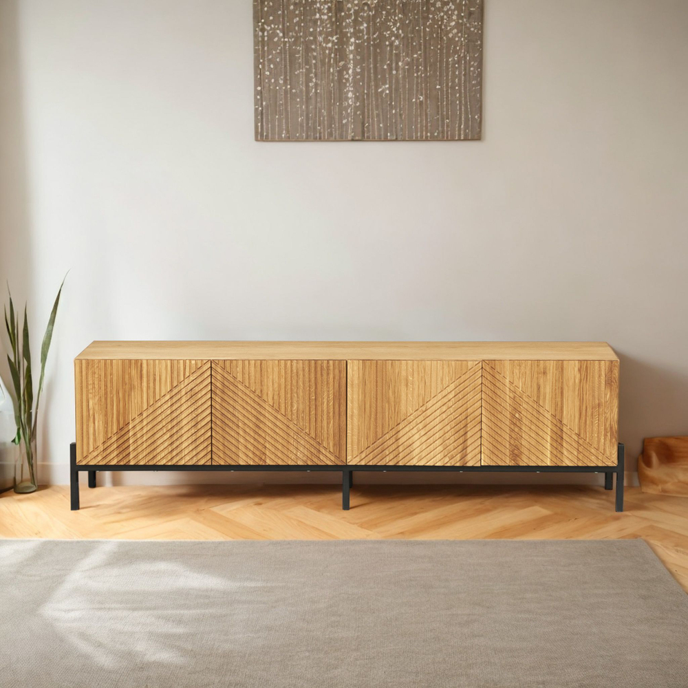 Дизайнерская тумба под телевизор 180 см Грувс из дуба с декоративными резными фасадами, на металлических ножках в стиле лофт