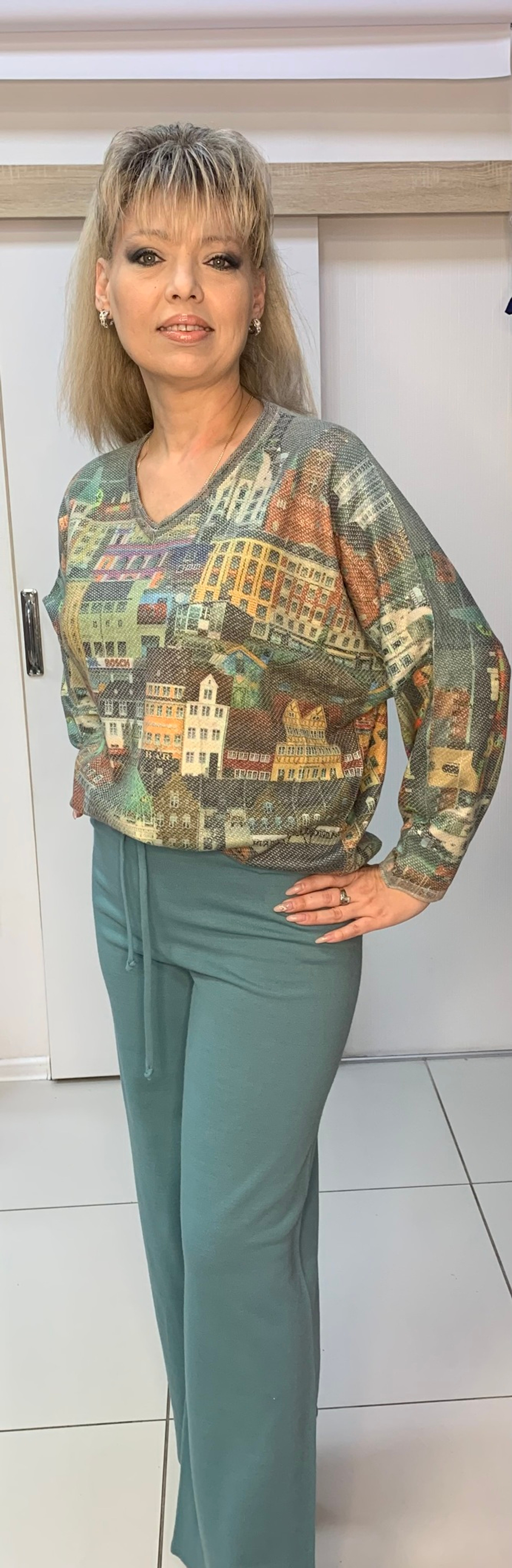 Трикотажные брюки на резинке