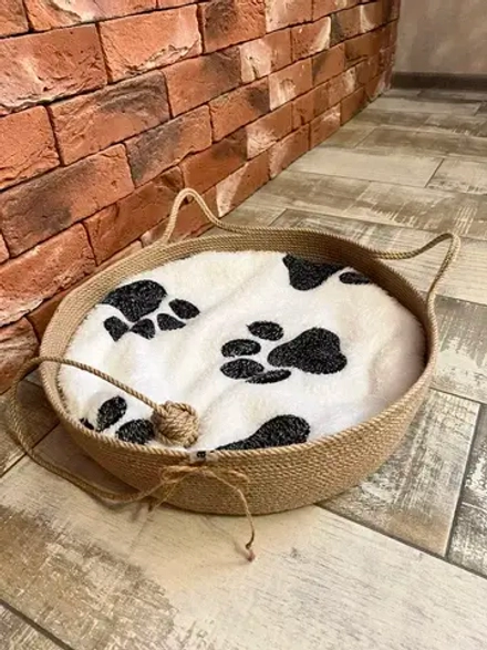 Лежанка плетёная для кошек и мелких пород собак из джута