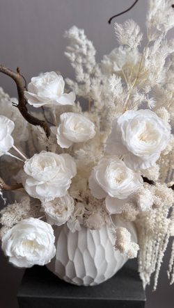 Композиция в кашпо Скабиоза