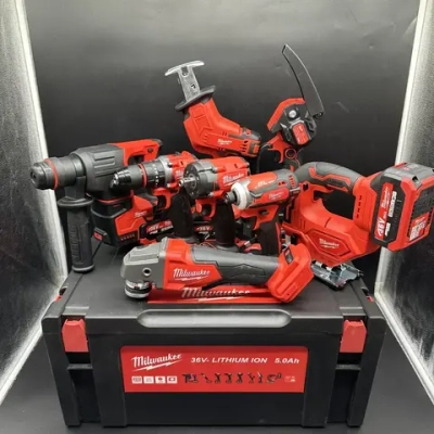 Набор аккумуляторного инструмента Milwaukee 8в1 с 4АКБ