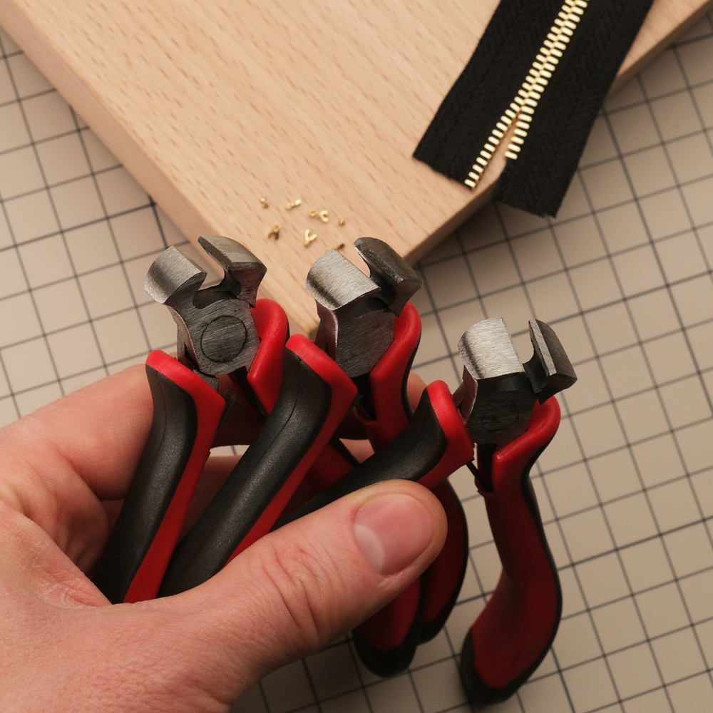 Инструмент для снятия зубьев с молнии