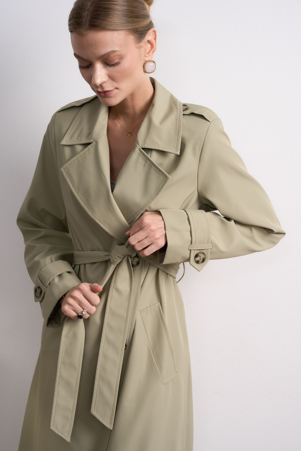 Тренч Хелли