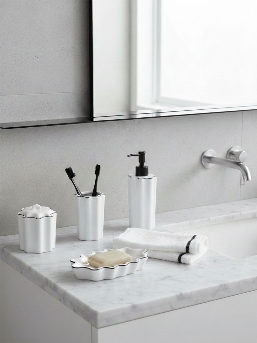 Банка для хранения Camellia, белая