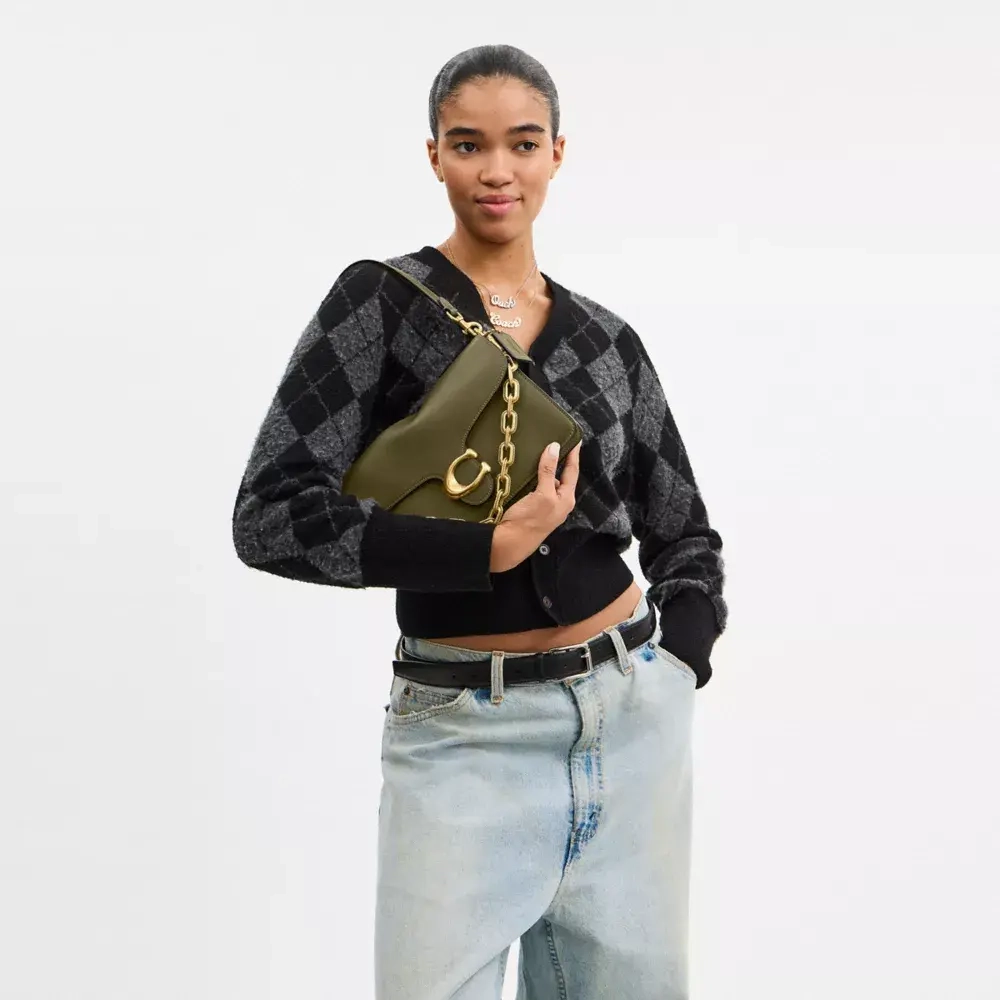 COACH СУМКА ЧЕРЕЗ ПЛЕЧО TABBY CHAIN, ОЛИВКОВЫЙ