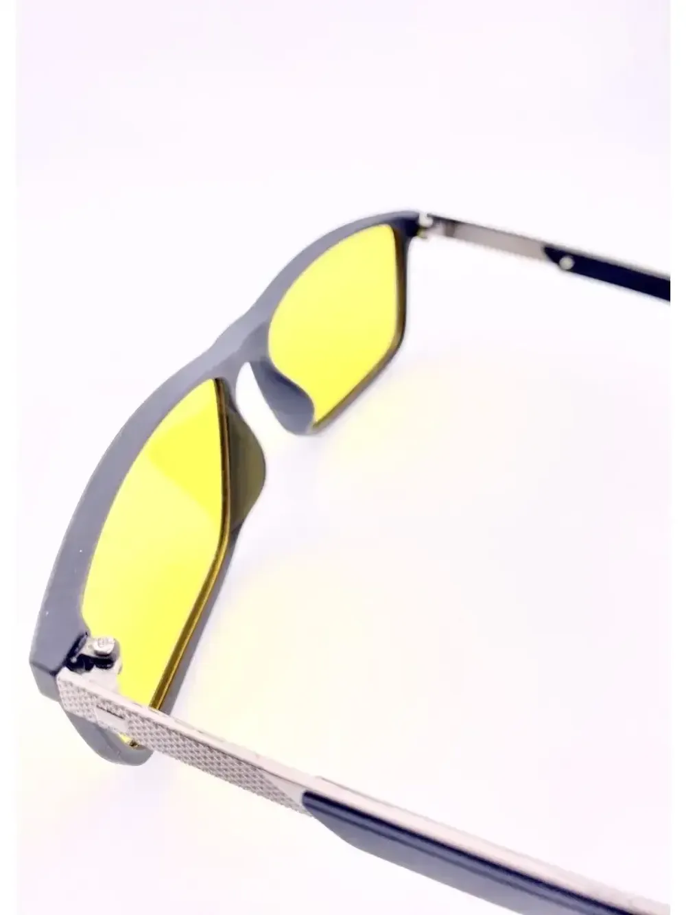 Солнцезащитные очки хамелеон фотохромные