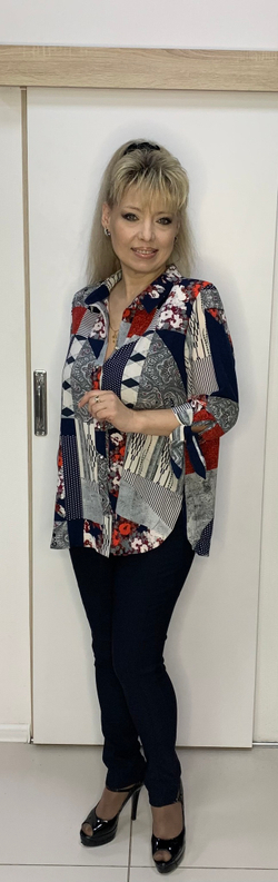 Цветная тонкая рубашка