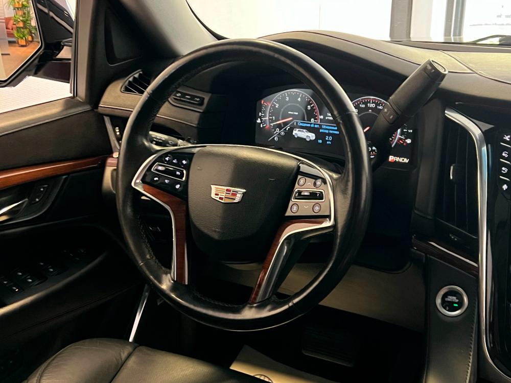 Cadillac Escalade, 2015 год