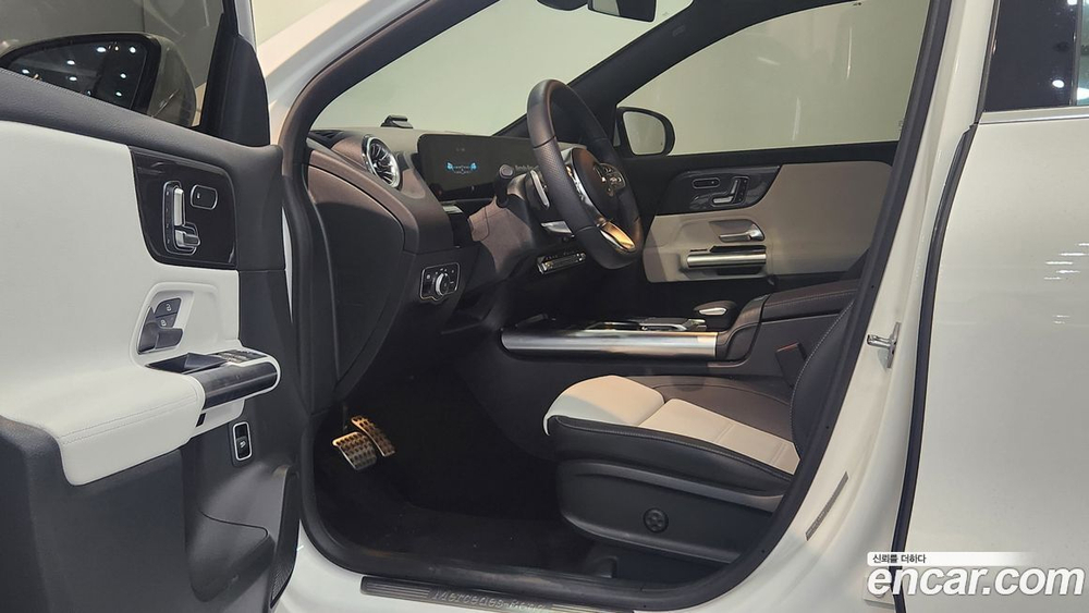 Mercedes-Benz GLA-Class H247 GLA250 4MATIC (01.2023)