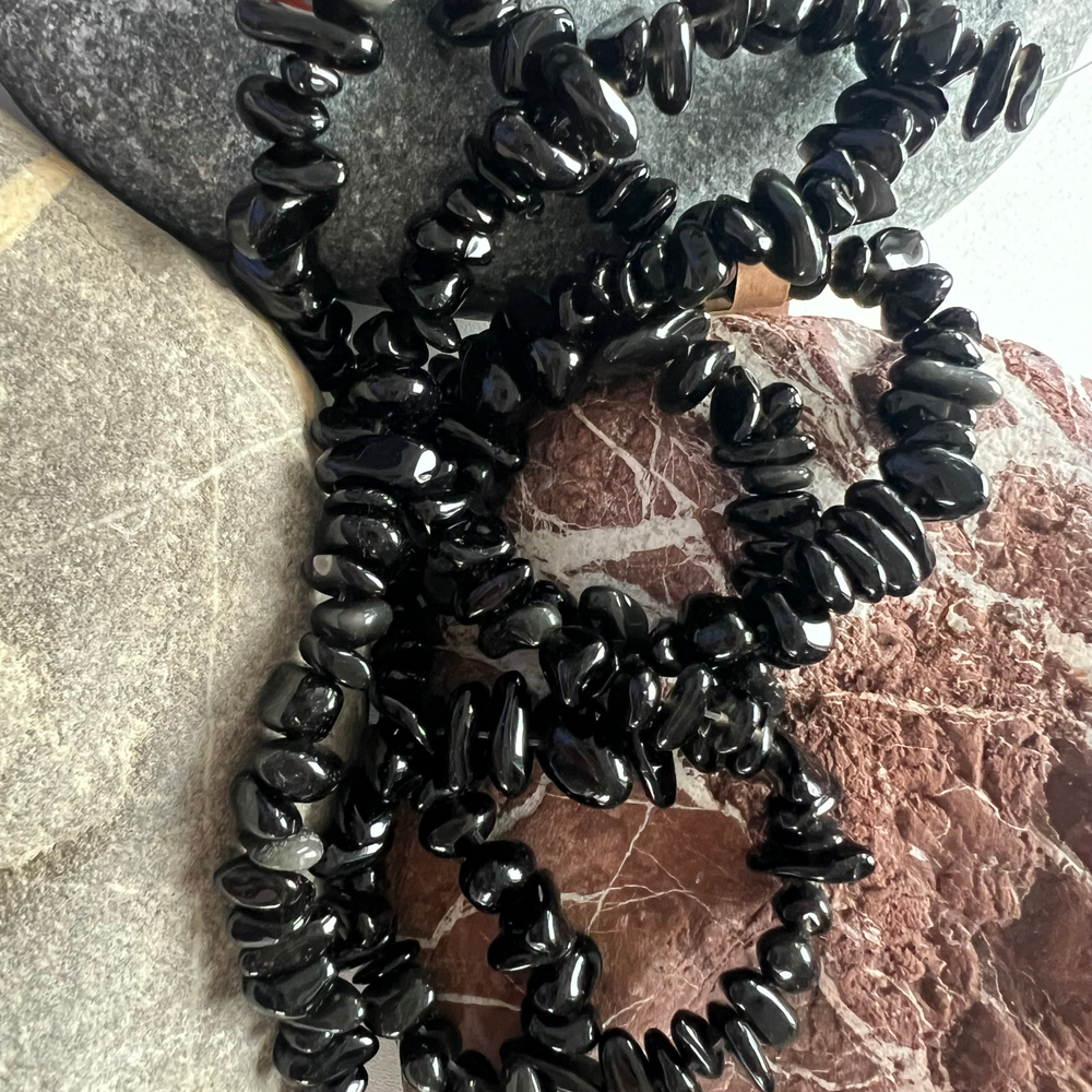 Черный турмалин (шерл) . Камни для изделий на заказ. Цена зависит от вида заказанного изделия