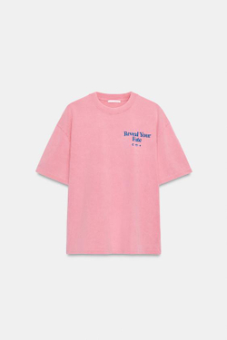 ZARA ФУТБОЛКА ИЗ ТКАНИ С ЭФФЕКТОМ ПОТЕРТОСТИ С НАДПИСЬЮ, РОЗОВЫЙ