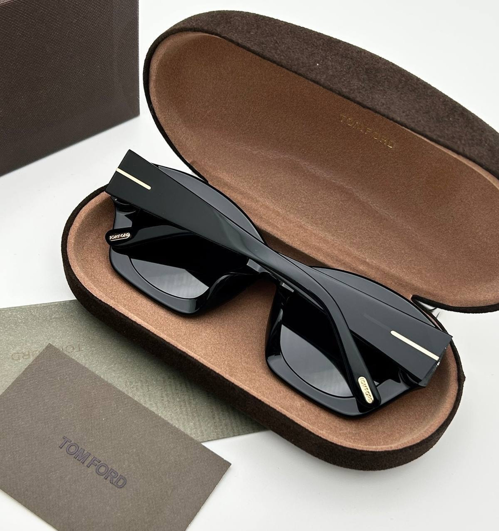 Солнцезащитные очки Tom Ford