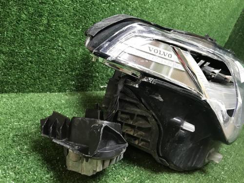 Битая Фара правая Volvo XC90 2 (14-19) Full LED