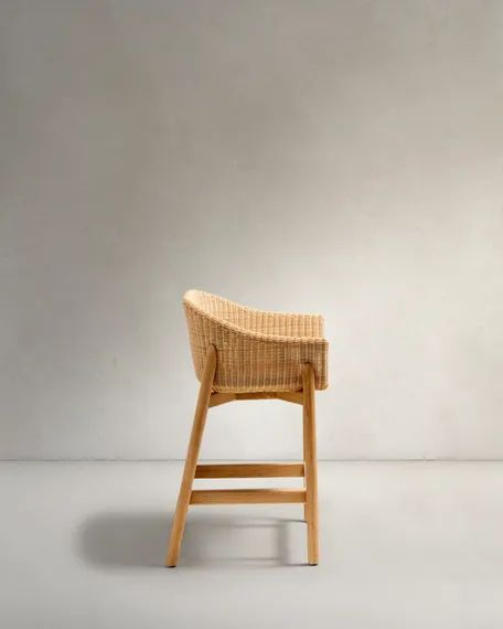 Полубарный стул Galea из тикового дерева и синтетического ротанга, 65 см