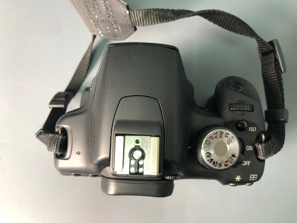 Canon 500D kit 18-55 mm 3.5-5.6 IS, 4920 кадров пробега.