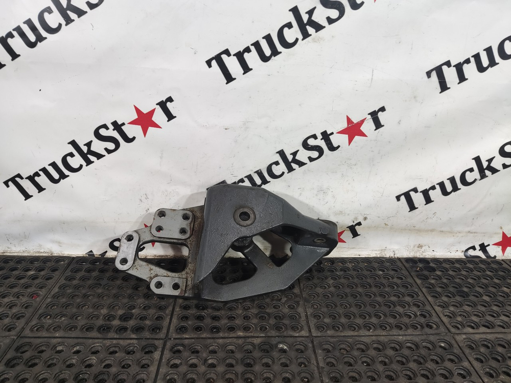 Кронштейн рессоры передней левый 2018г.