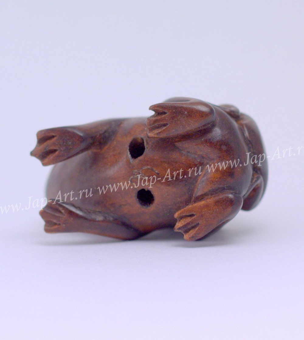 Нэцкэ Жаба на жабе