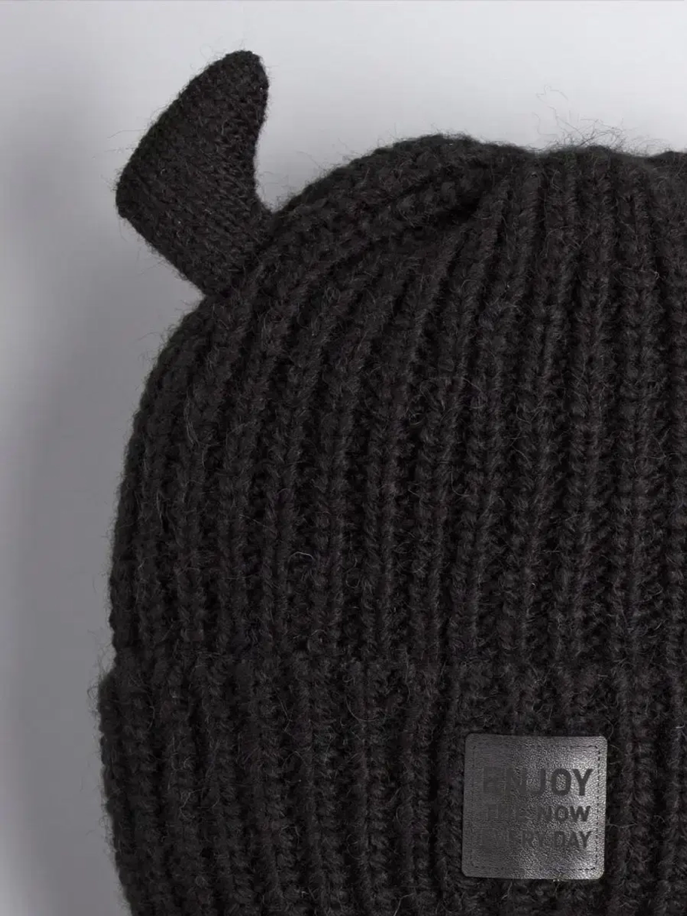 Шапка вязаная с ушками для детей